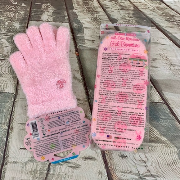 Aloe Moisture Pink Gloves & Moisture Gel Booties - Picture 2 of 6